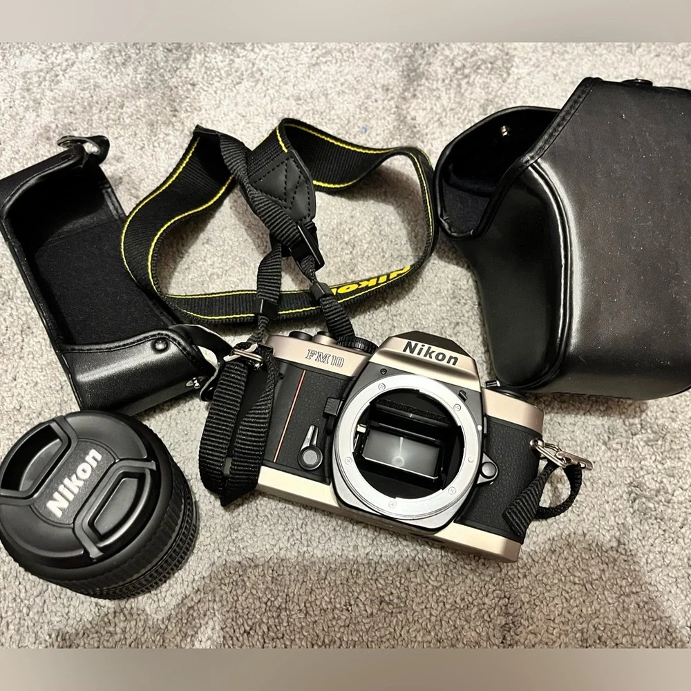 Nikon fm10 film camera package